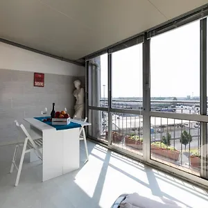 La Veranda - Bright Floor With Views Of The Madonnina , Milano Italia